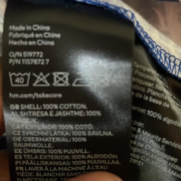 H&M Smocked Blue and White Women's Top(Pit to pit 20” Length 21”) - Picture 7 of 7